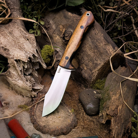 Artemis Trapper - Spalted Maple - Black canvas micarta liners - Black canvas Micarta pins